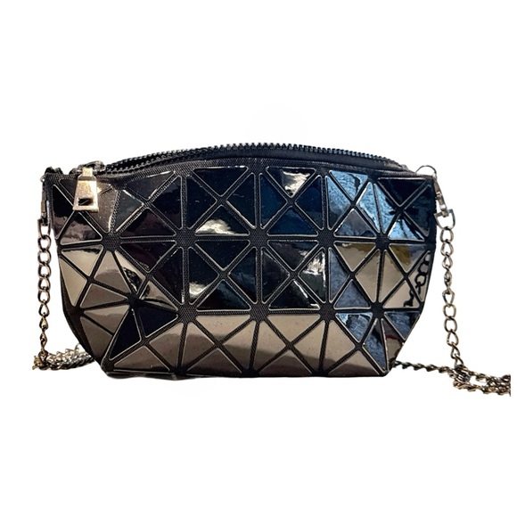 Issey Miyake Bao Bao ‘Carton’ Shoulder Bag. Black - Picture 2 of 10